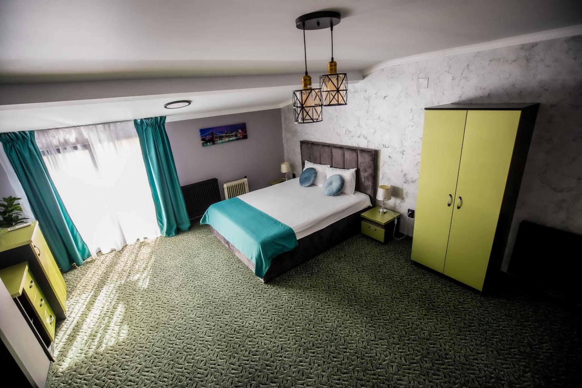 Nelana Guest House Cluj-Napoca Extérieur photo