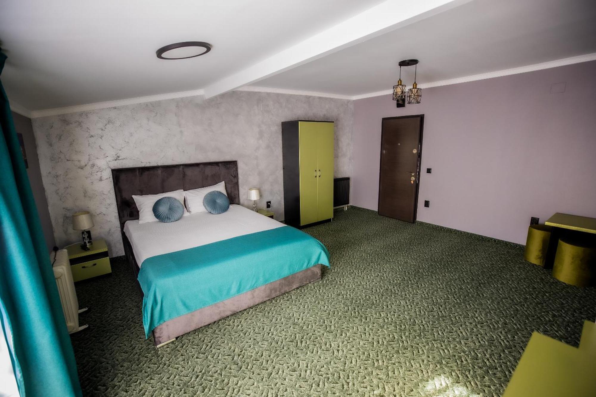 Nelana Guest House Cluj-Napoca Extérieur photo