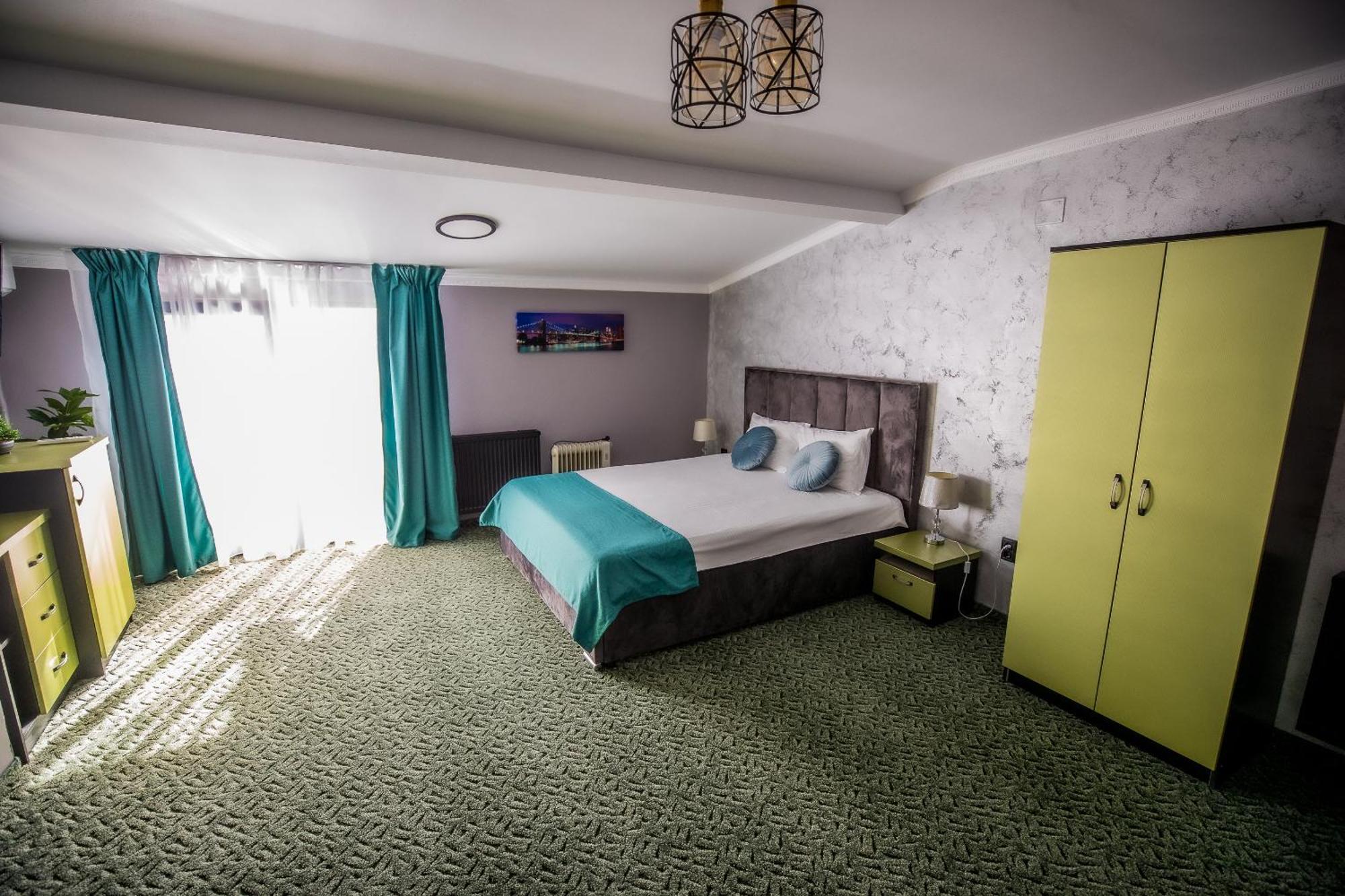 Nelana Guest House Cluj-Napoca Extérieur photo