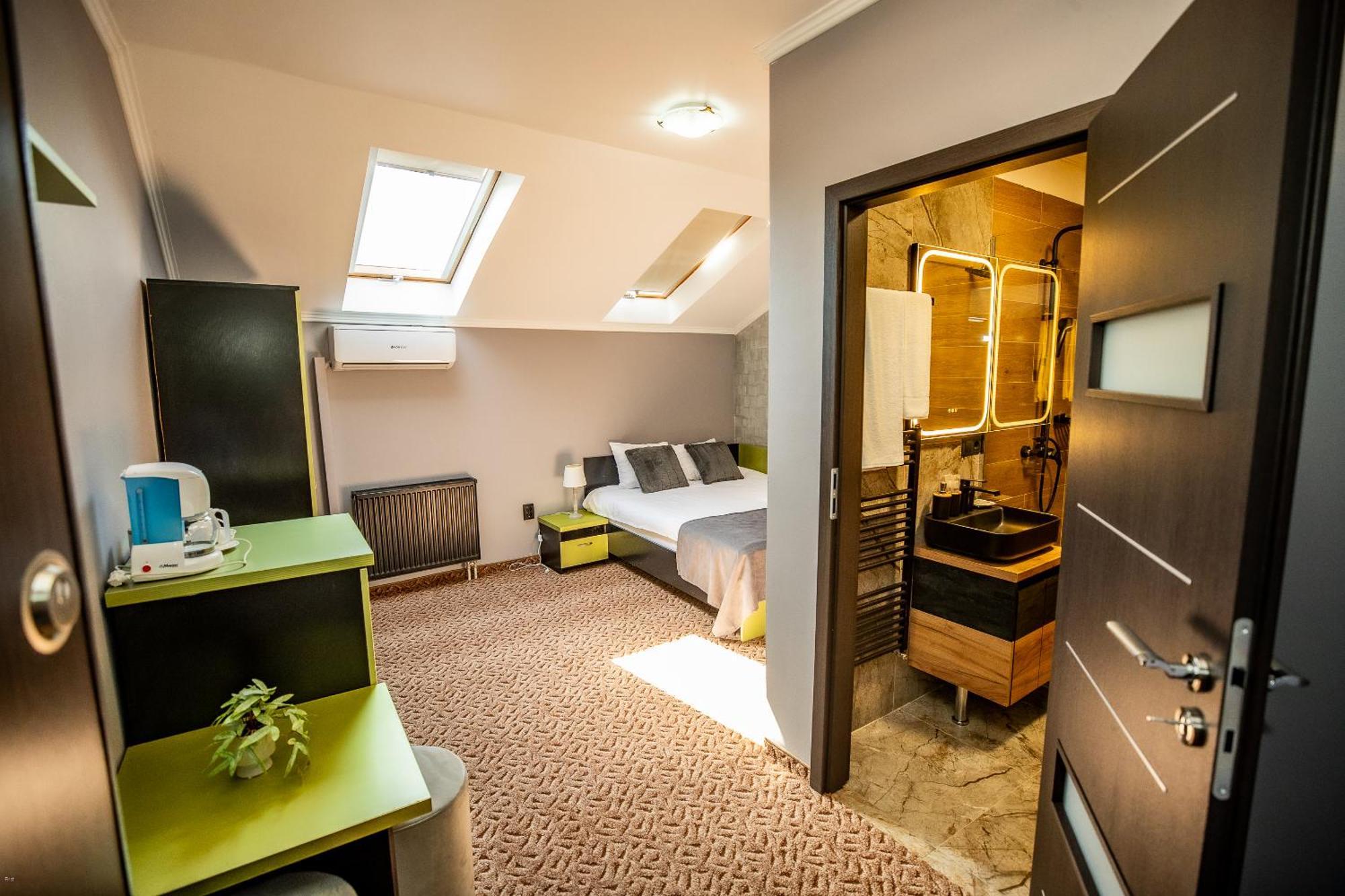 Nelana Guest House Cluj-Napoca Extérieur photo