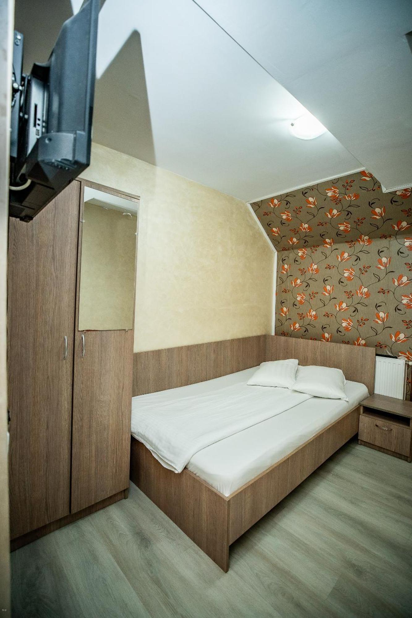 Nelana Guest House Cluj-Napoca Extérieur photo