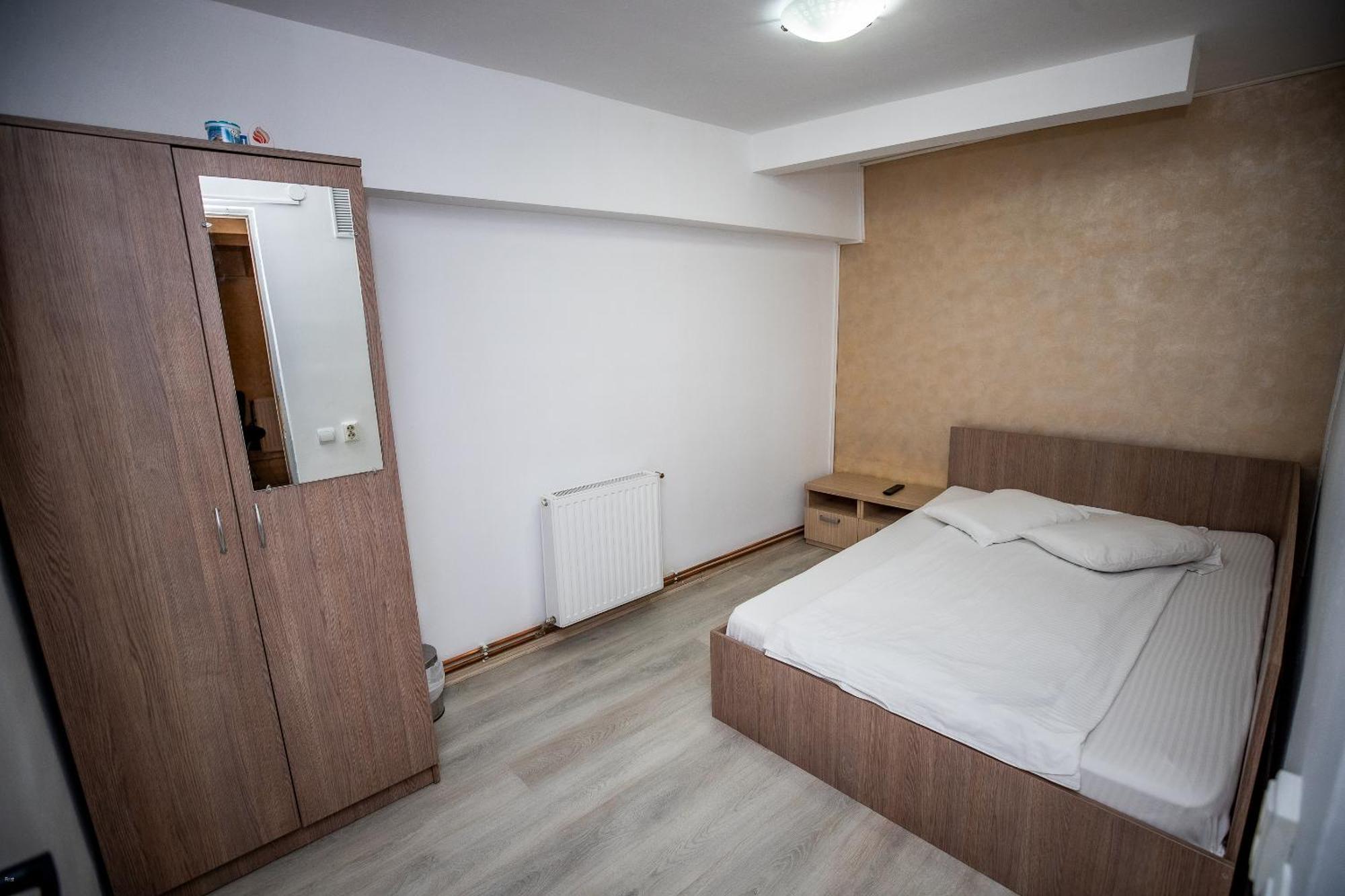 Nelana Guest House Cluj-Napoca Extérieur photo