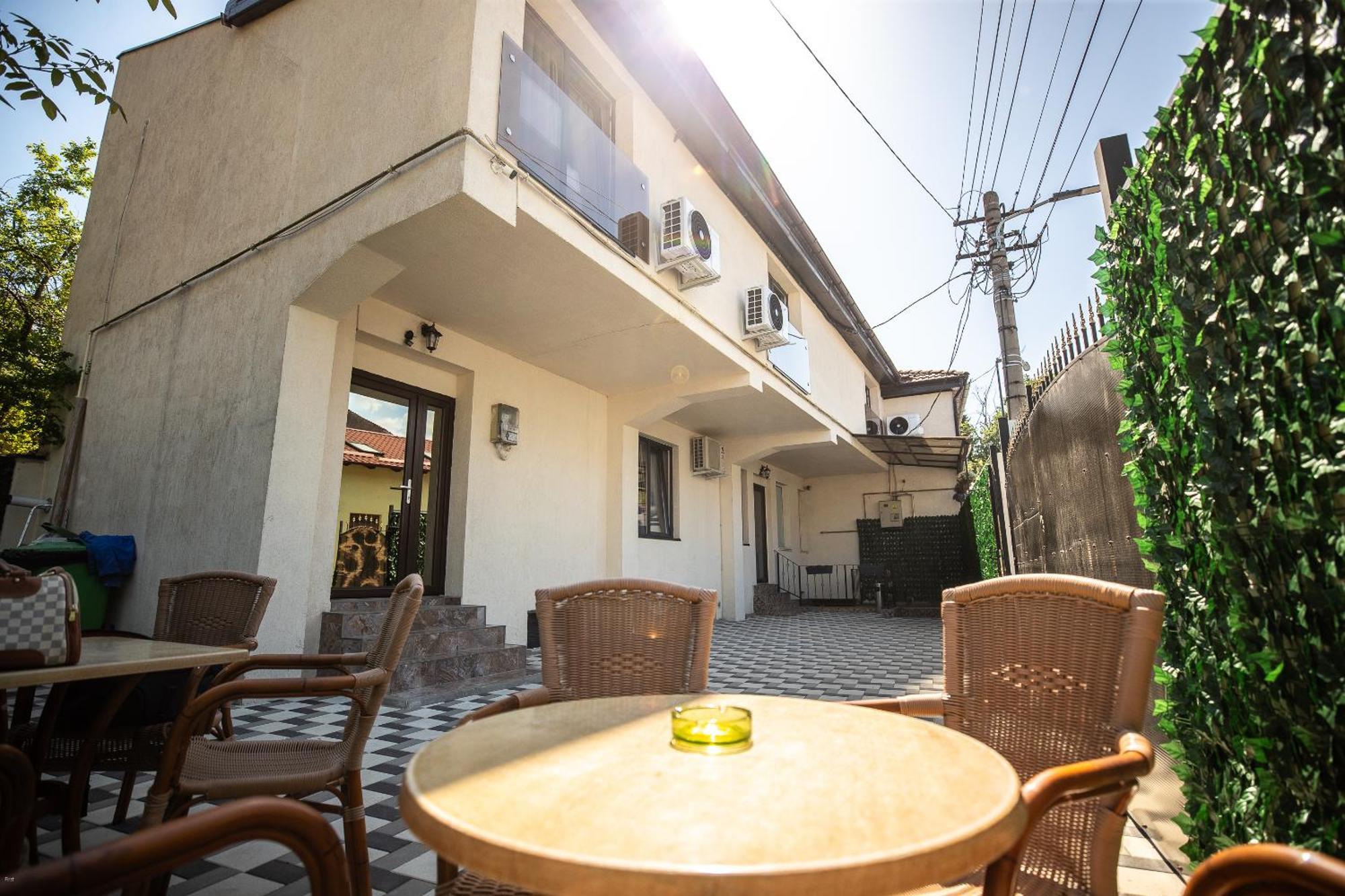 Nelana Guest House Cluj-Napoca Extérieur photo